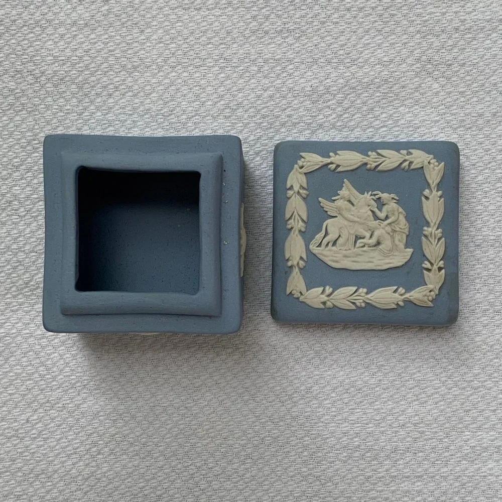 Vintage Wedgwood Pale Blue Jasperware Small Square Ring/Jewelry/Trinket Box - Picture 7 of 10